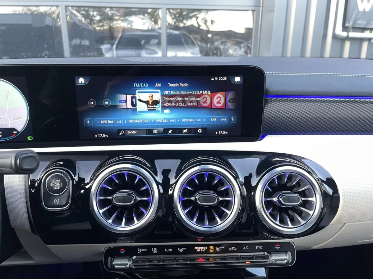 180 AUT. MULTI BEAM|SFEERVERLICHTING|DISTRONIC|CARPLAY|CAMERA|CREME LEDEREN BEKLEDING|ORIGINEEL NEDERLANDS