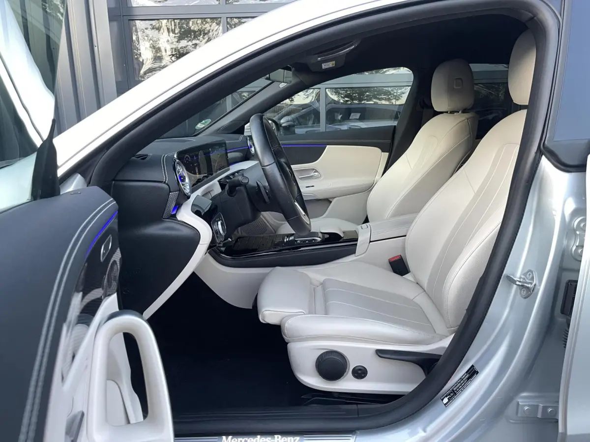 180 AUT. MULTI BEAM|SFEERVERLICHTING|DISTRONIC|CARPLAY|CAMERA|CREME LEDEREN BEKLEDING|ORIGINEEL NEDERLANDS
