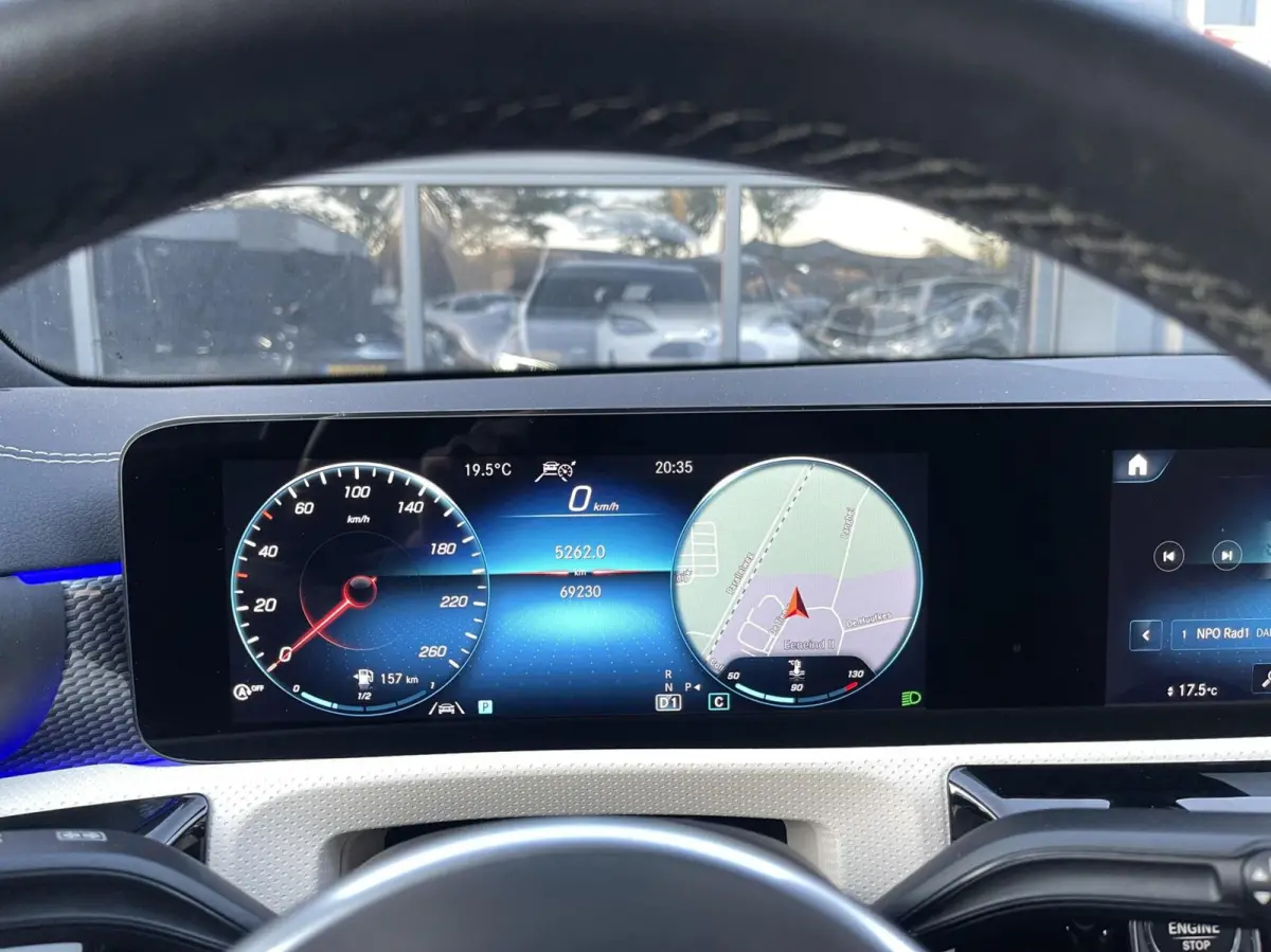 180 AUT. MULTI BEAM|SFEERVERLICHTING|DISTRONIC|CARPLAY|CAMERA|CREME LEDEREN BEKLEDING|ORIGINEEL NEDERLANDS
