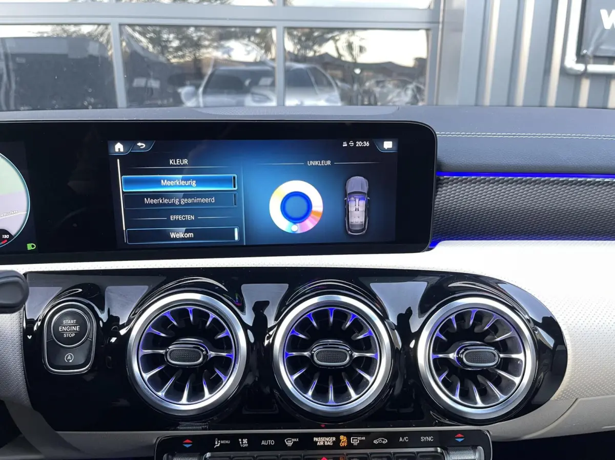 180 AUT. MULTI BEAM|SFEERVERLICHTING|DISTRONIC|CARPLAY|CAMERA|CREME LEDEREN BEKLEDING|ORIGINEEL NEDERLANDS