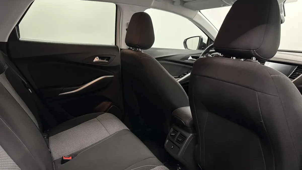 1.2 Turbo Business Edition AUTOMAAT CARPLAY CRUISE LM NAVIGATIE.
