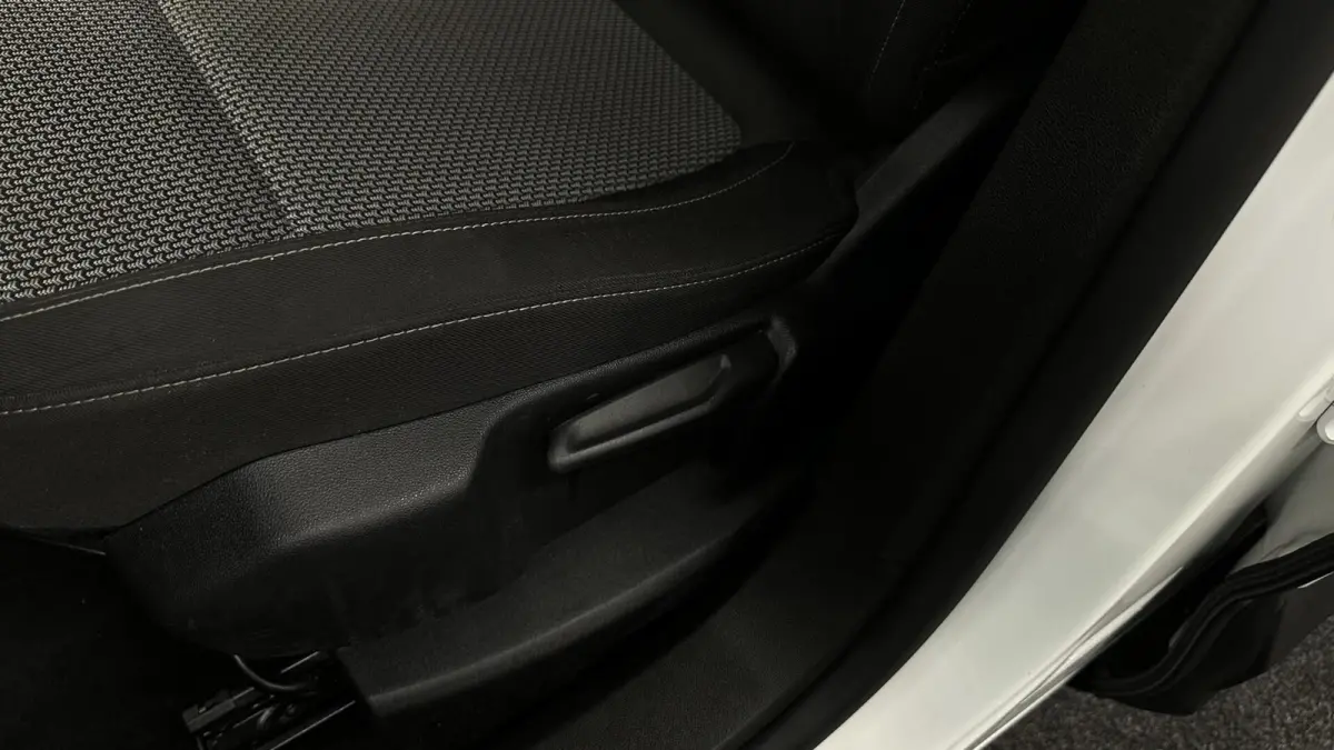 1.2 Turbo Business Edition AUTOMAAT CARPLAY CRUISE LM NAVIGATIE.
