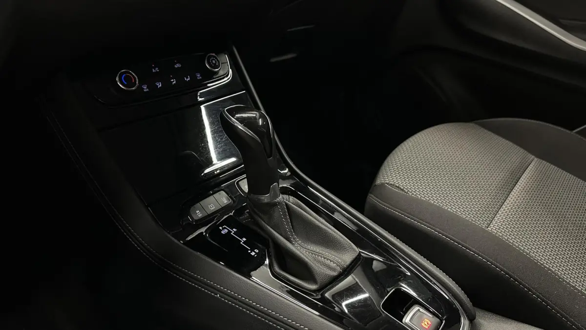 1.2 Turbo Business Edition AUTOMAAT CARPLAY CRUISE LM NAVIGATIE.