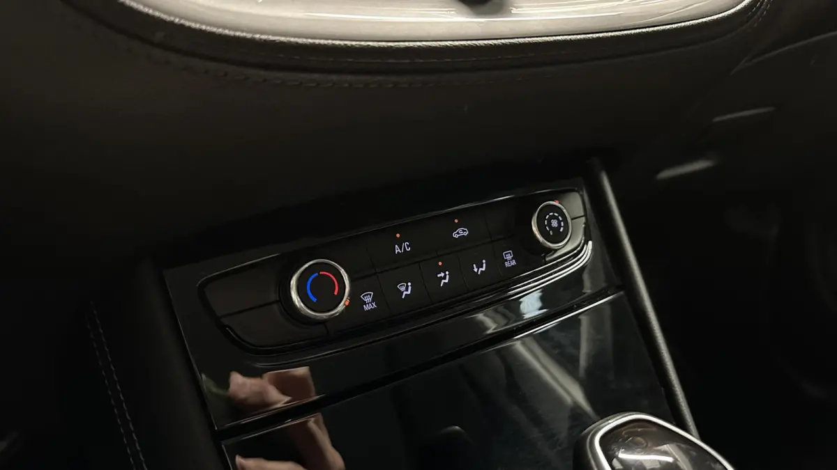 1.2 Turbo Business Edition AUTOMAAT CARPLAY CRUISE LM NAVIGATIE.