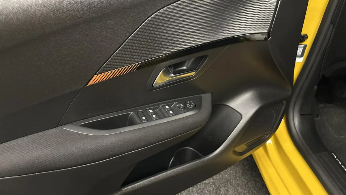1.2 PureTech Active CARPLAY CRUISE DAB.