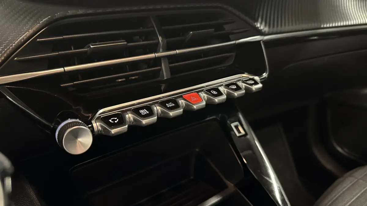 1.2 PureTech Active CARPLAY CRUISE DAB.