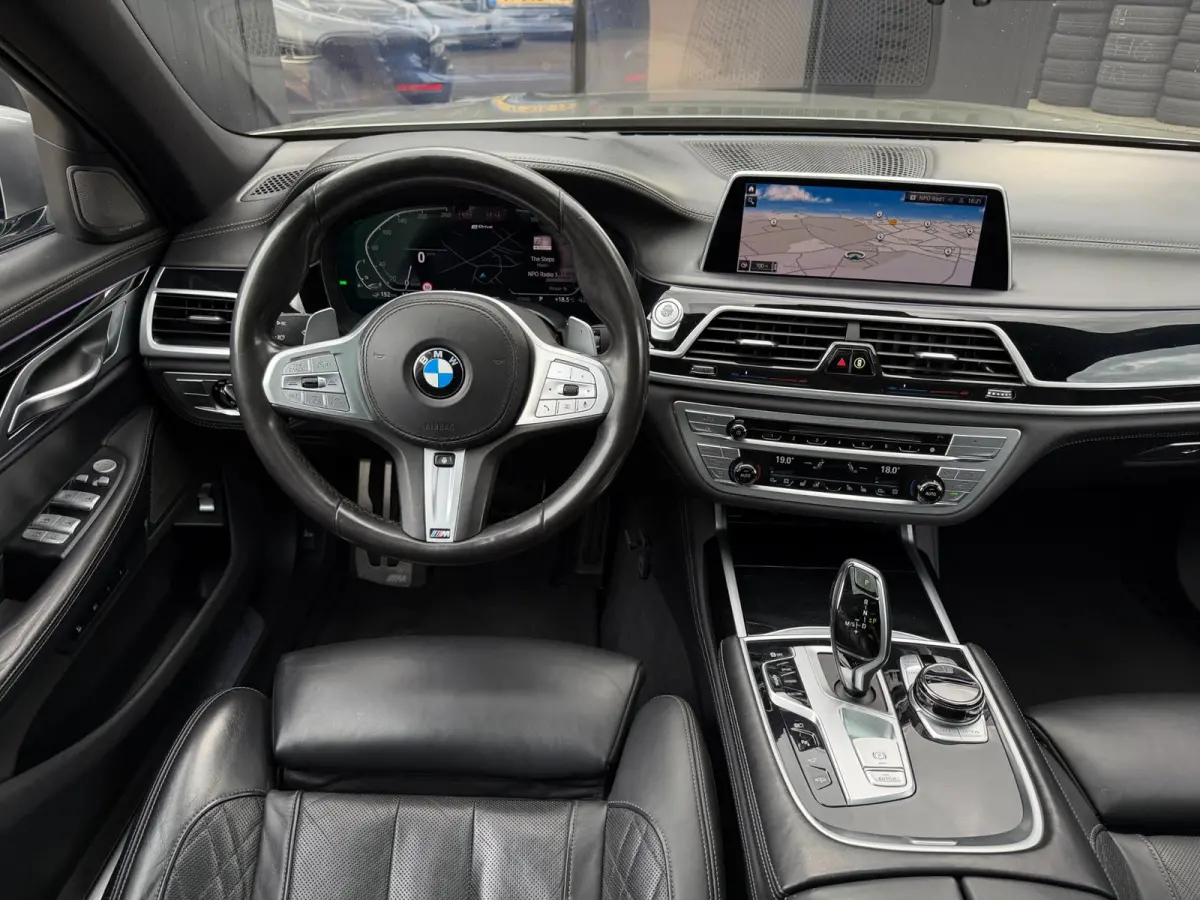 745e M-Sport Shadowline Schuifdak Donington Grau