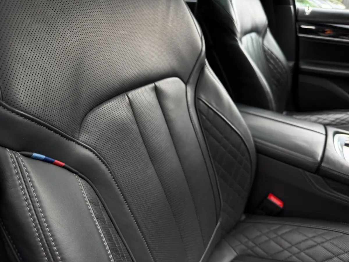 745e M-Sport Shadowline Schuifdak Donington Grau
