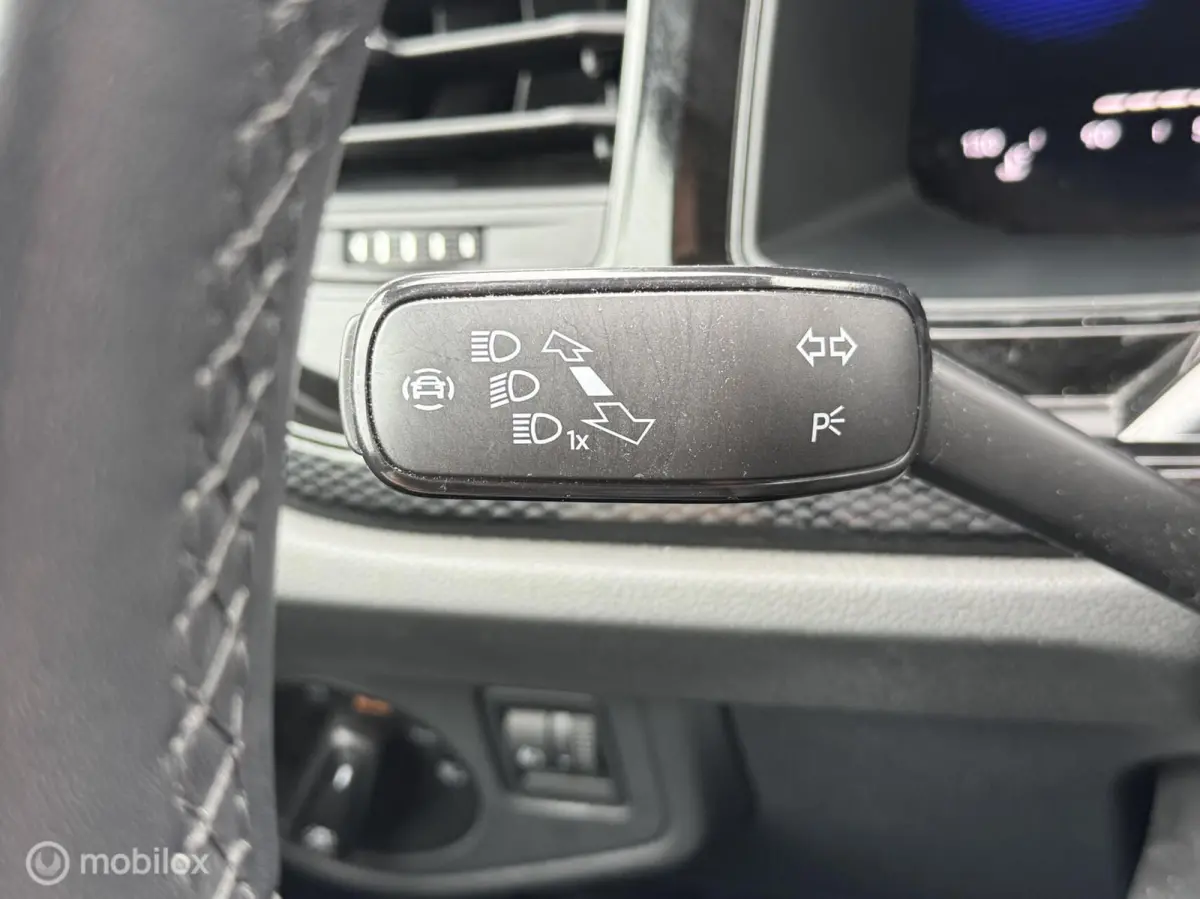 1.0 TSI Life Led,Carplay,PDC,ACC