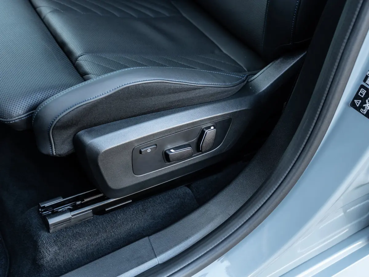 20 xDrive M-Sport | Driving Assistant Pro | Pano | Trekhaak | BTW