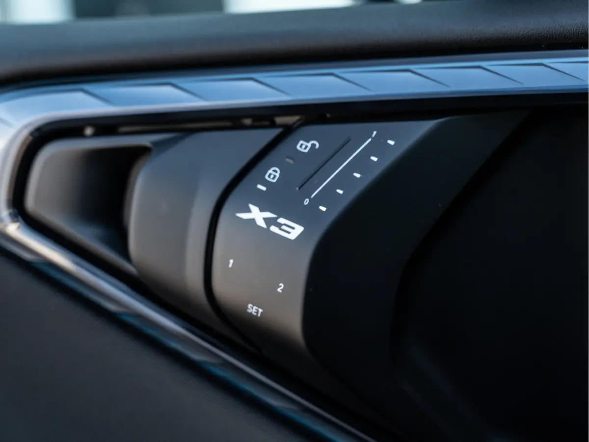 20 xDrive M-Sport | Driving Assistant Pro | Pano | Trekhaak | BTW