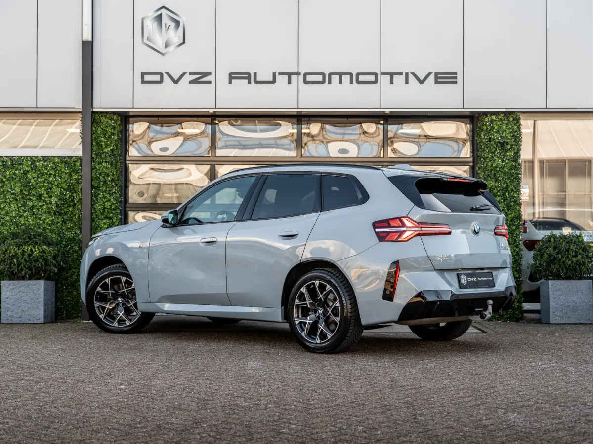 20 xDrive M-Sport | Driving Assistant Pro | Pano | Trekhaak | BTW