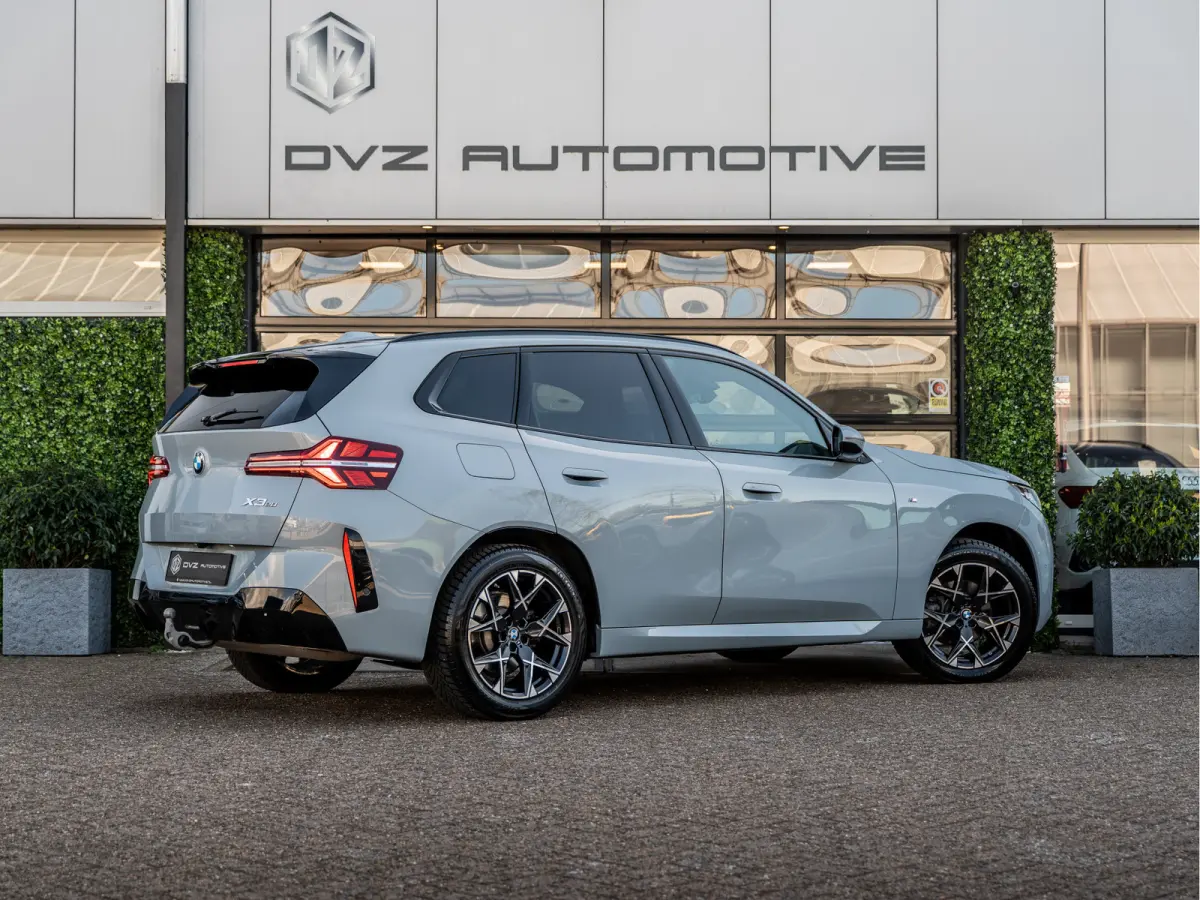 20 xDrive M-Sport | Driving Assistant Pro | Pano | Trekhaak | BTW