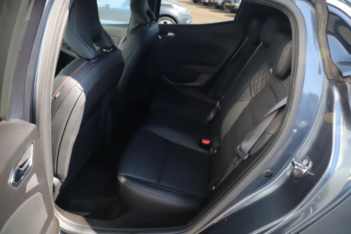 1.0 TCe Initiale Paris 101PK Groot Navigatie Achteruitrijcamera Lederen Bekleding 17 inch LMV