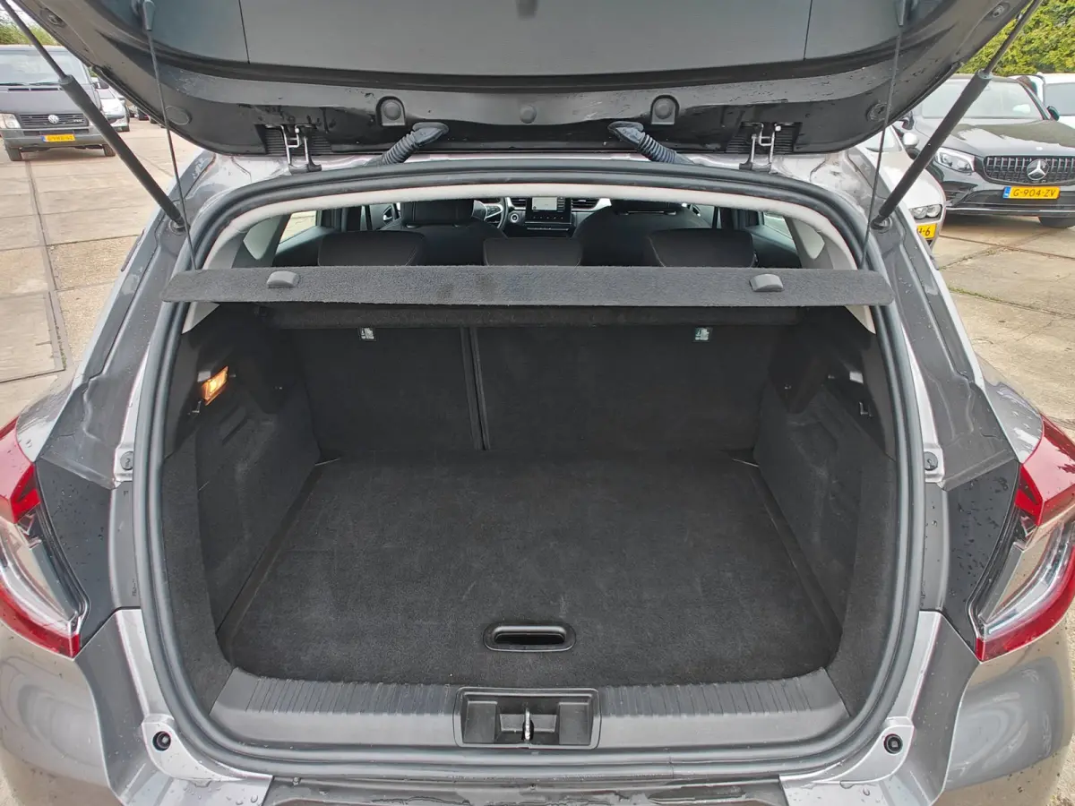 1.6 E-Tech Hybrid 145 Intense | Automaat | 2022 | Camera | Navi |