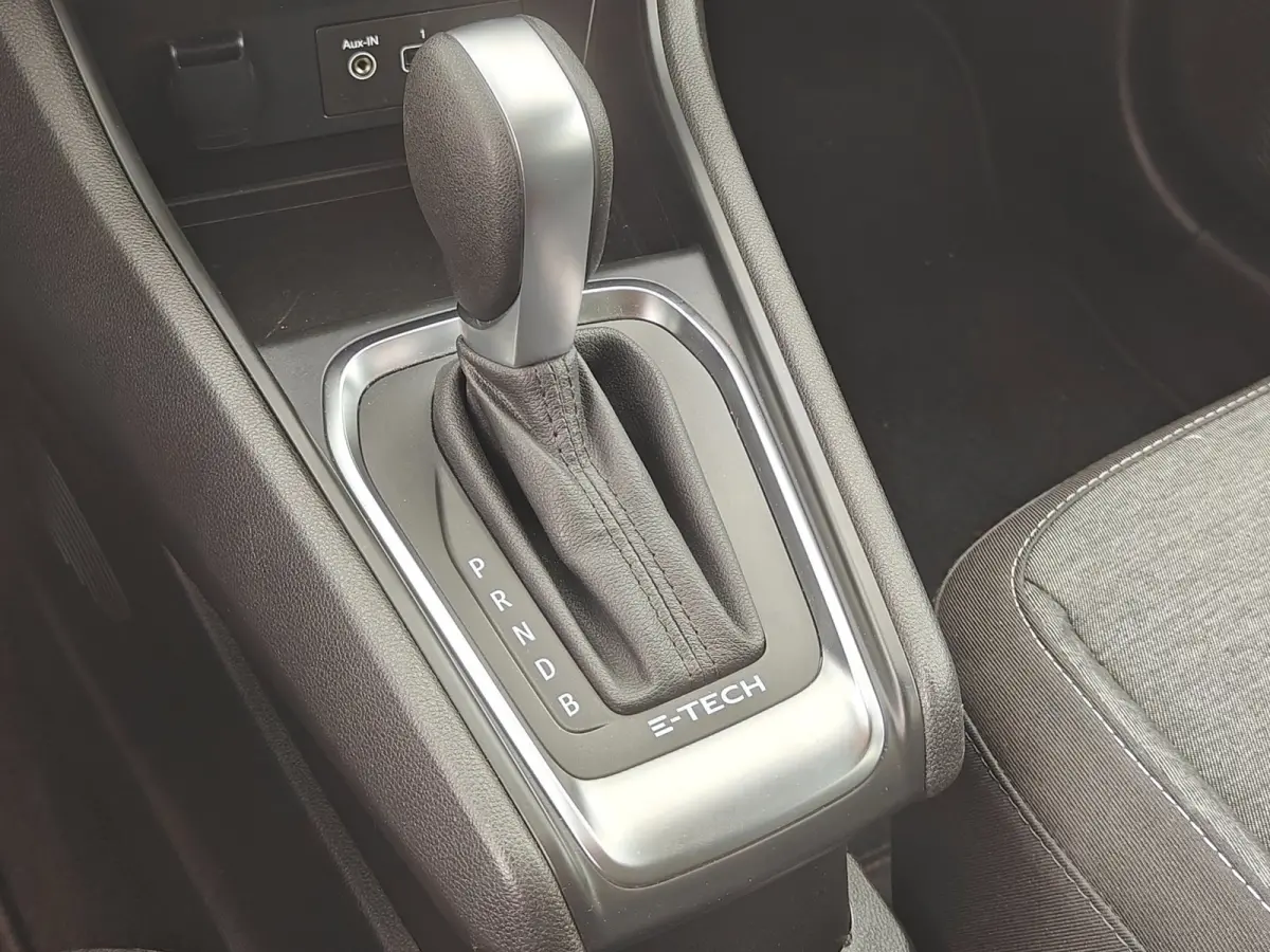 1.6 E-Tech Hybrid 145 Intense | Automaat | 2022 | Camera | Navi |