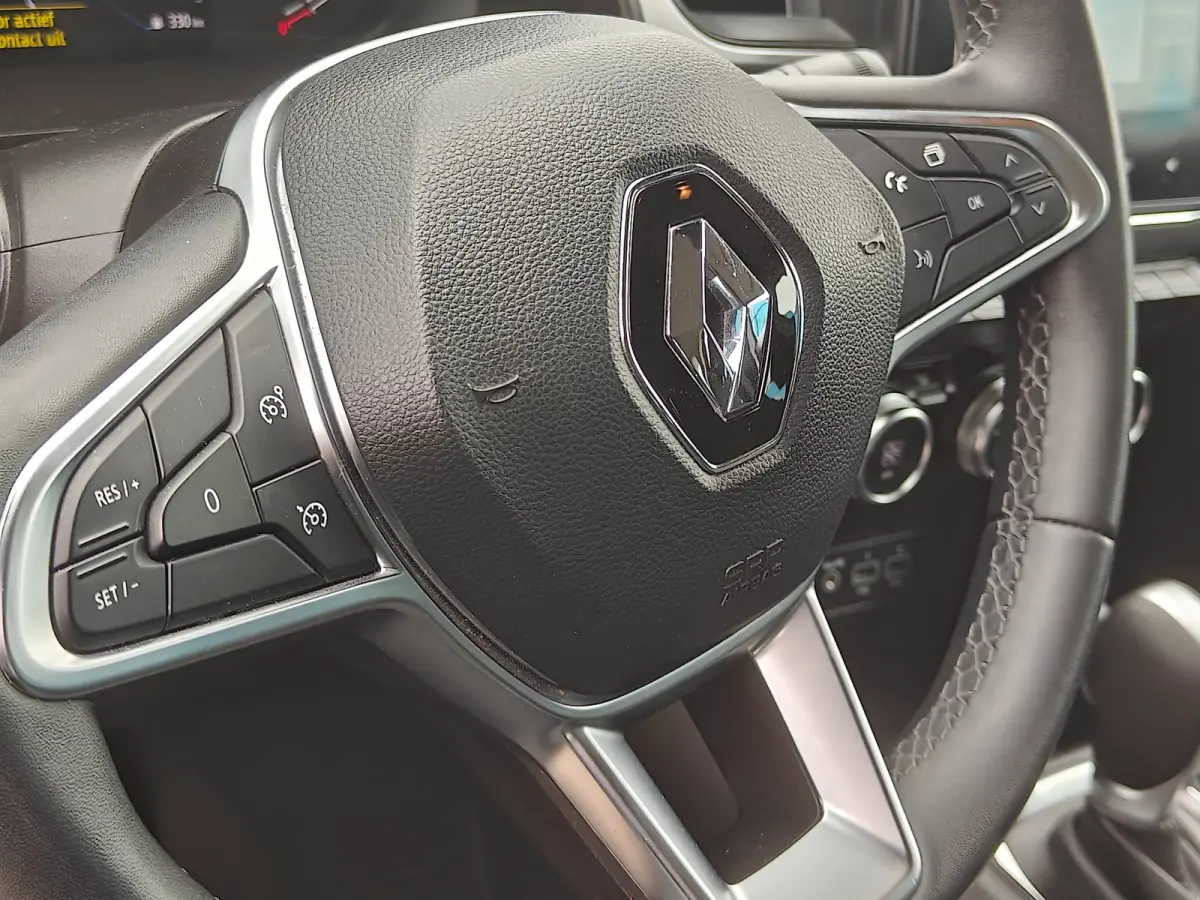 1.6 E-Tech Hybrid 145 Intense | Automaat | 2022 | Camera | Navi |