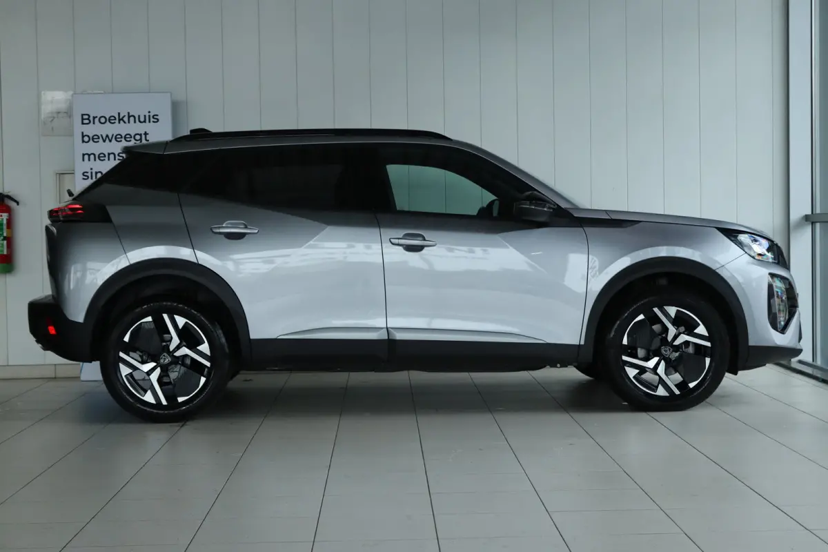 1.2 Turbo 100 Allure | Cruise Control | Navigatie | Keyless | Sensoren | Carplay | Climate | LED | 17 Inch