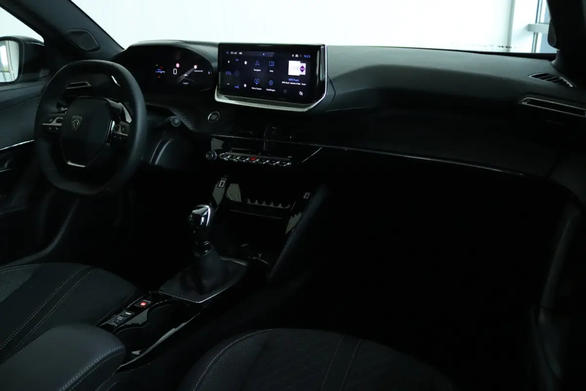 1.2 Turbo 100 Allure | Cruise Control | Navigatie | Keyless | Sensoren | Carplay | Climate | LED | 17 Inch