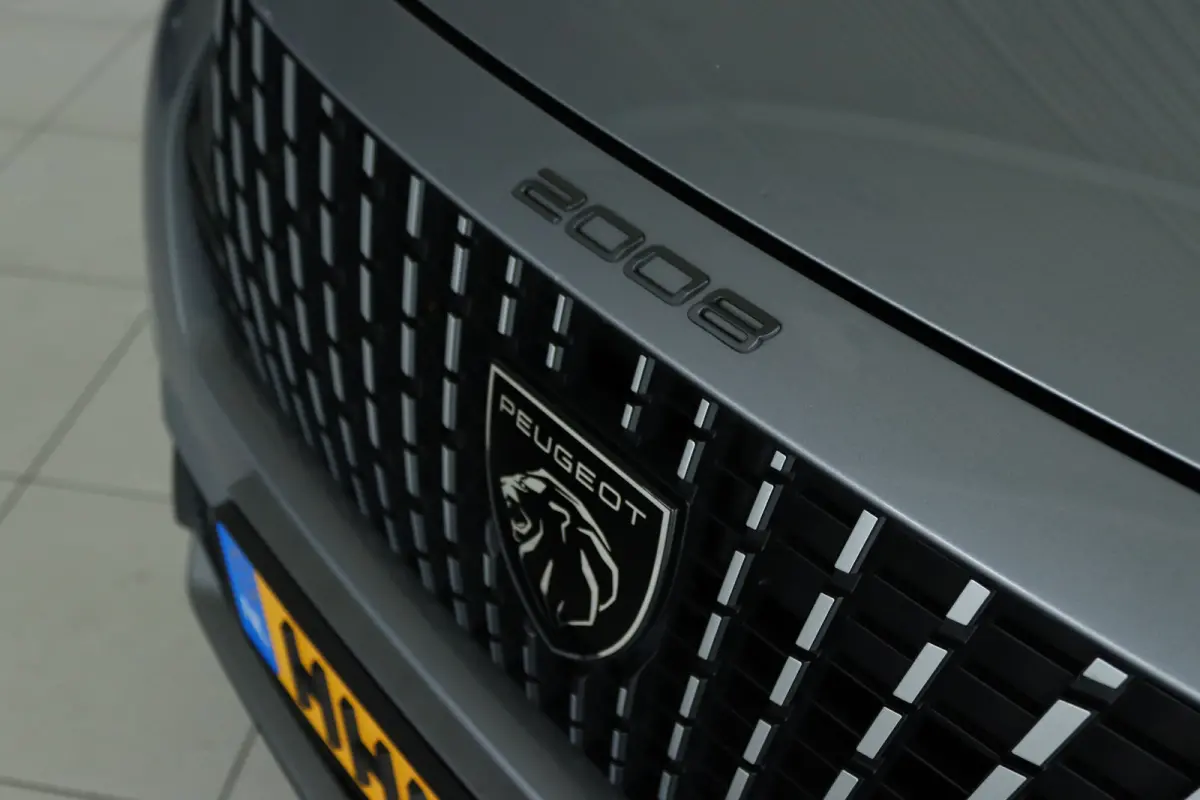 1.2 Turbo 100 Allure | Cruise Control | Navigatie | Keyless | Sensoren | Carplay | Climate | LED | 17 Inch