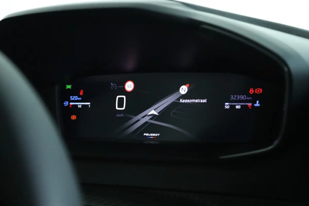 1.2 Turbo 100 Allure | Cruise Control | Navigatie | Keyless | Sensoren | Carplay | Climate | LED | 17 Inch