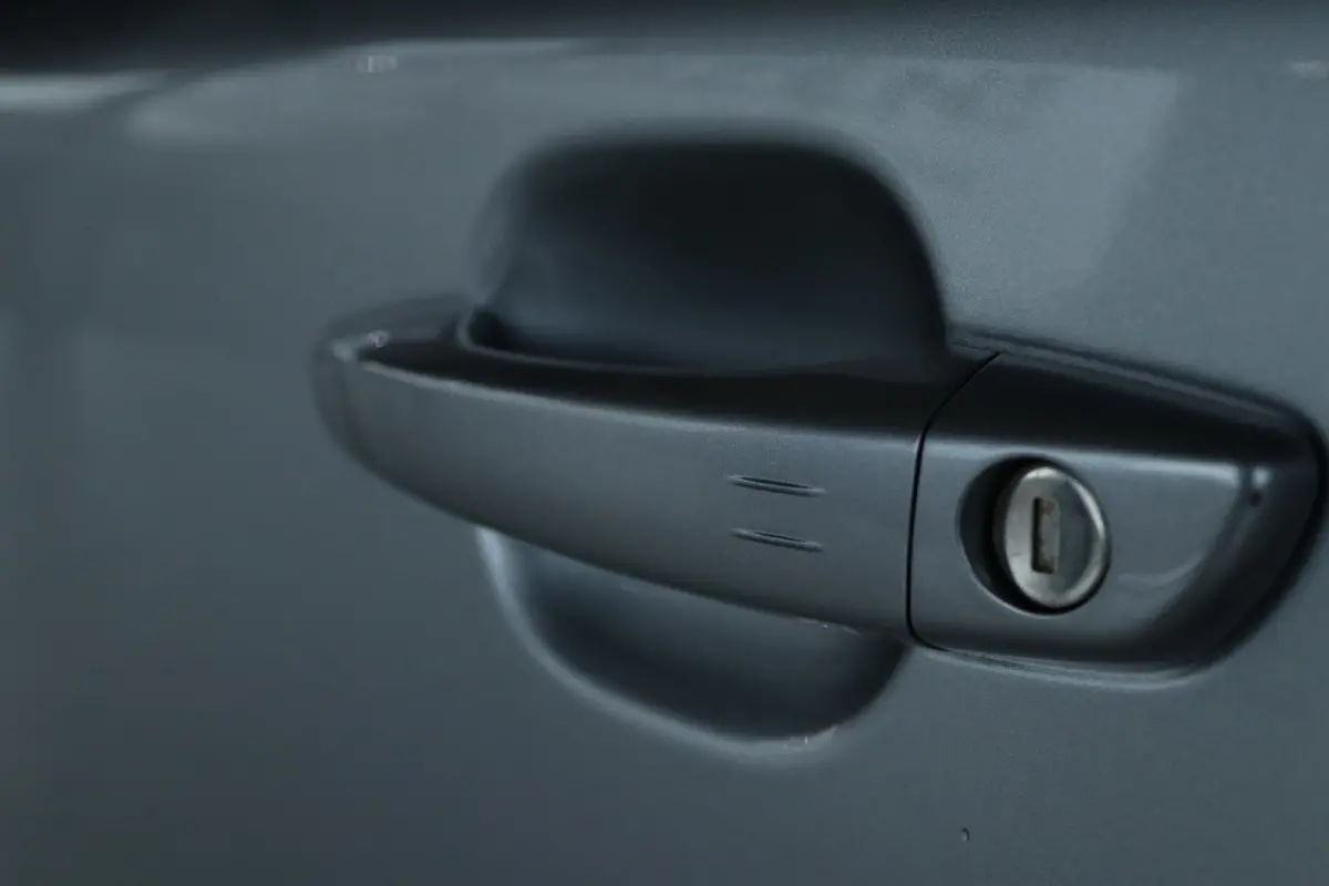 1.2 Turbo 100 Allure | Cruise Control | Navigatie | Keyless | Sensoren | Carplay | Climate | LED | 17 Inch