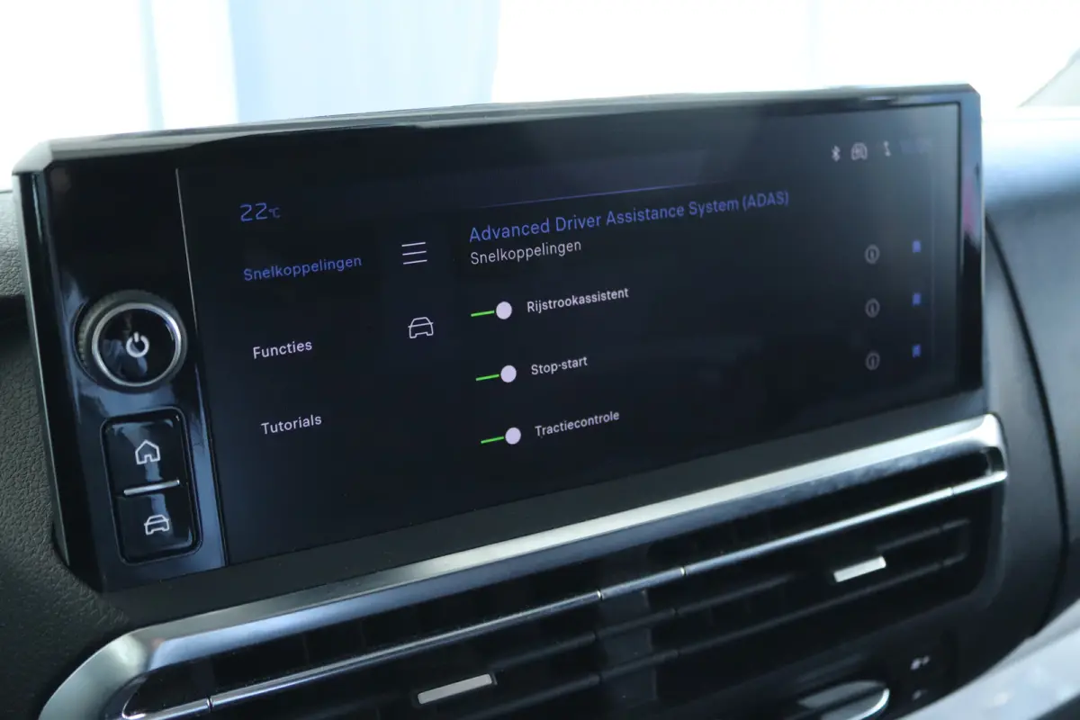 2.0 BlueHDi 145 S&S L3 | Cruise Control | Betimmering | Stuurverwarming | Keyless | Navi | Camera | Carplay | Climate |