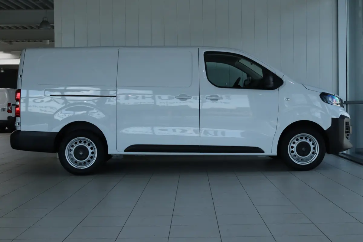 2.0 BlueHDi 145 S&S L3 | Cruise Control | Betimmering | Stuurverwarming | Keyless | Navi | Camera | Carplay | Climate |