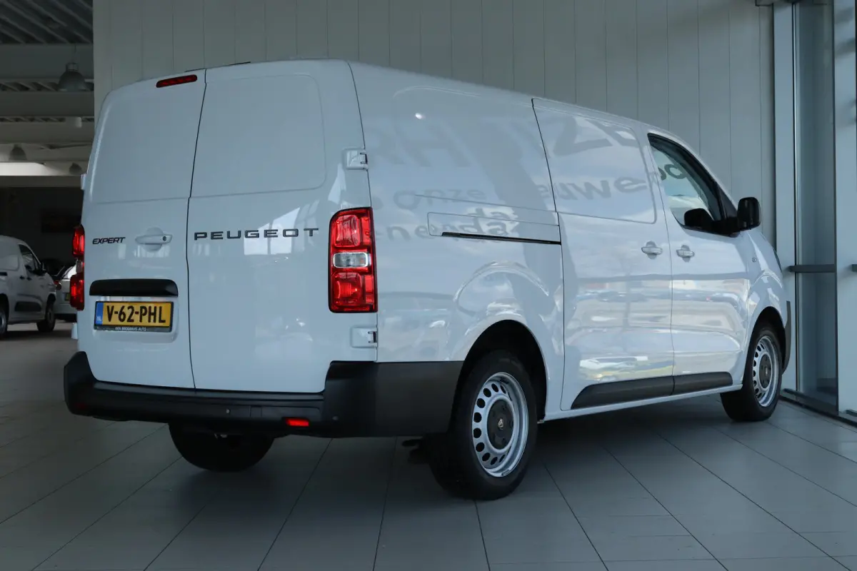2.0 BlueHDi 145 S&S L3 | Cruise Control | Betimmering | Stuurverwarming | Keyless | Navi | Camera | Carplay | Climate |