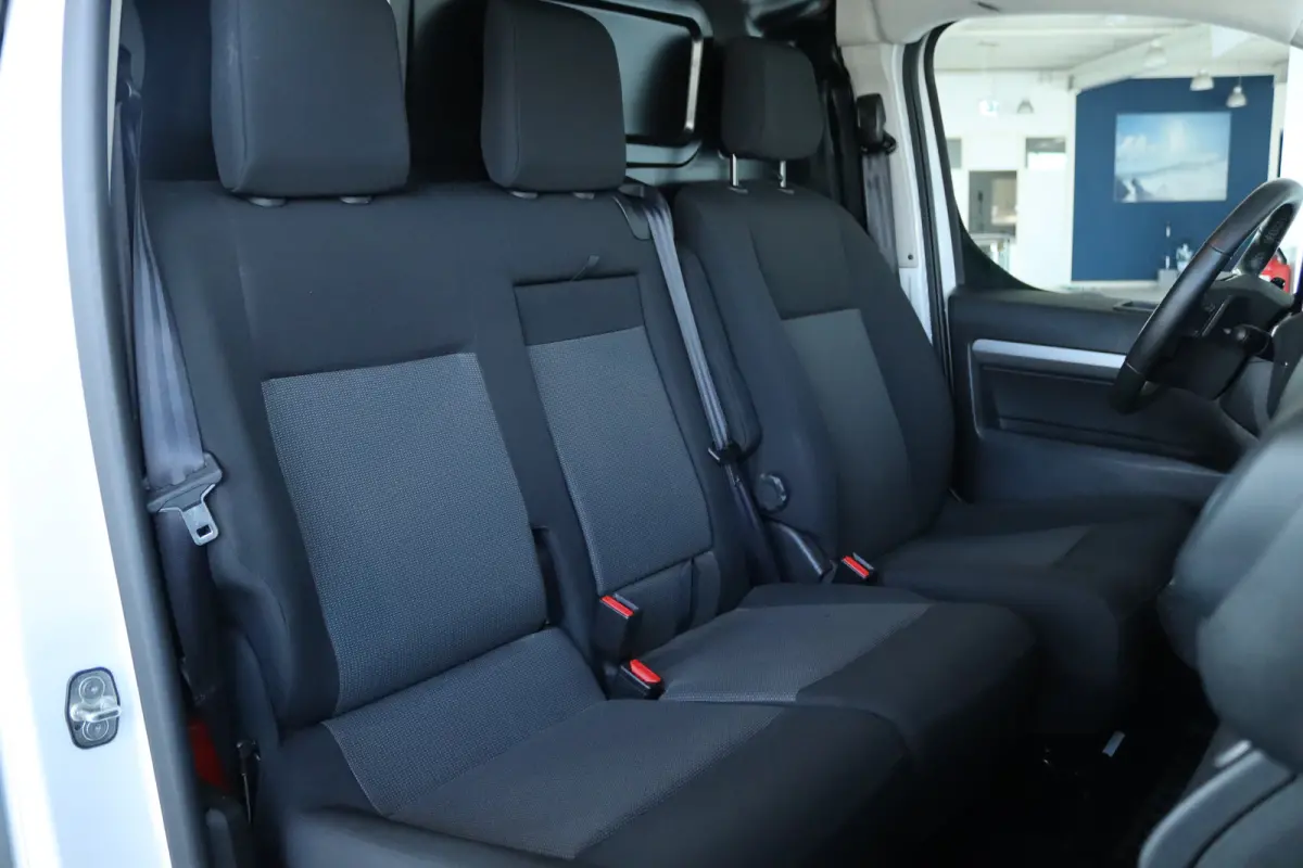 2.0 BlueHDi 145 S&S L3 | Cruise Control | Betimmering | Stuurverwarming | Keyless | Navi | Camera | Carplay | Climate |