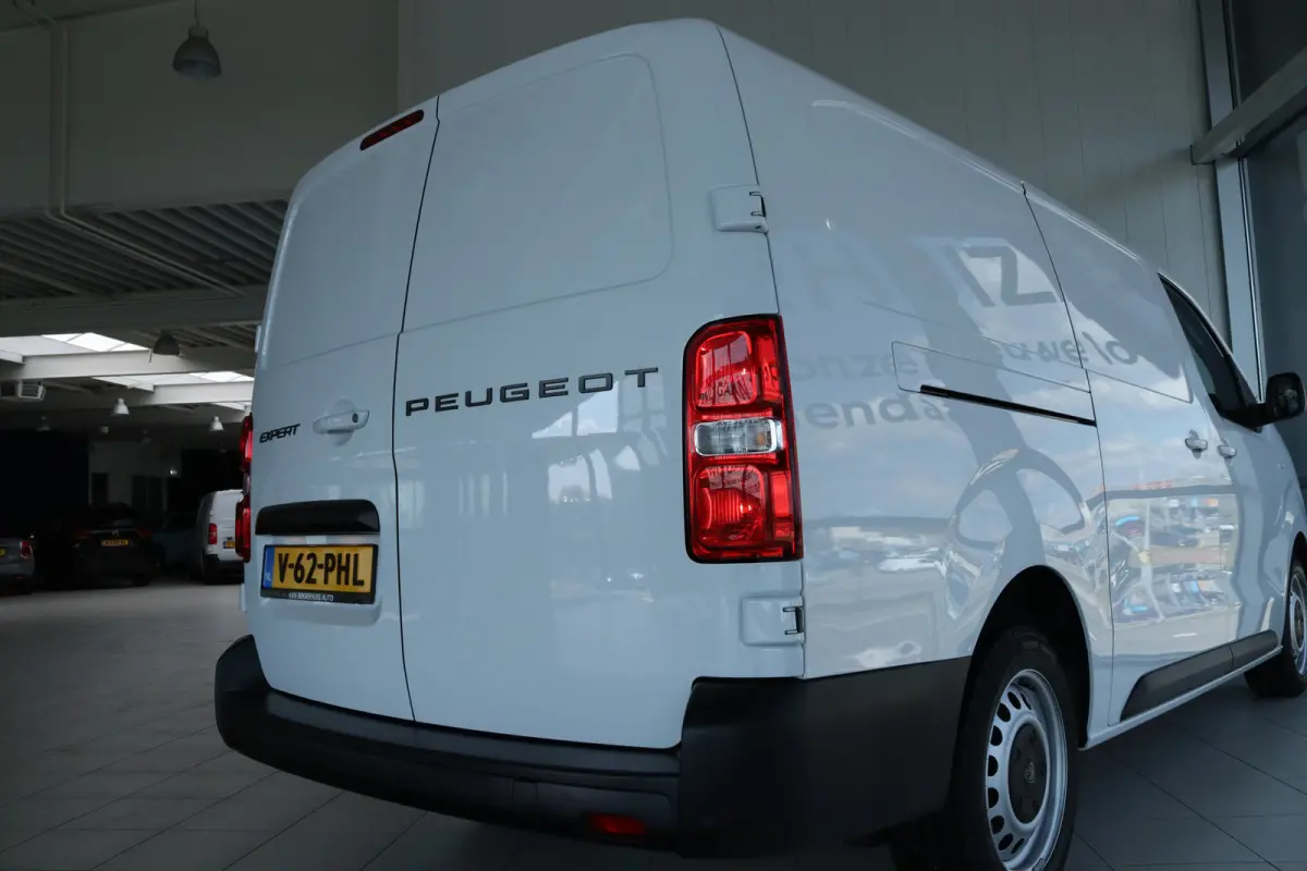 2.0 BlueHDi 145 S&S L3 | Cruise Control | Betimmering | Stuurverwarming | Keyless | Navi | Camera | Carplay | Climate |