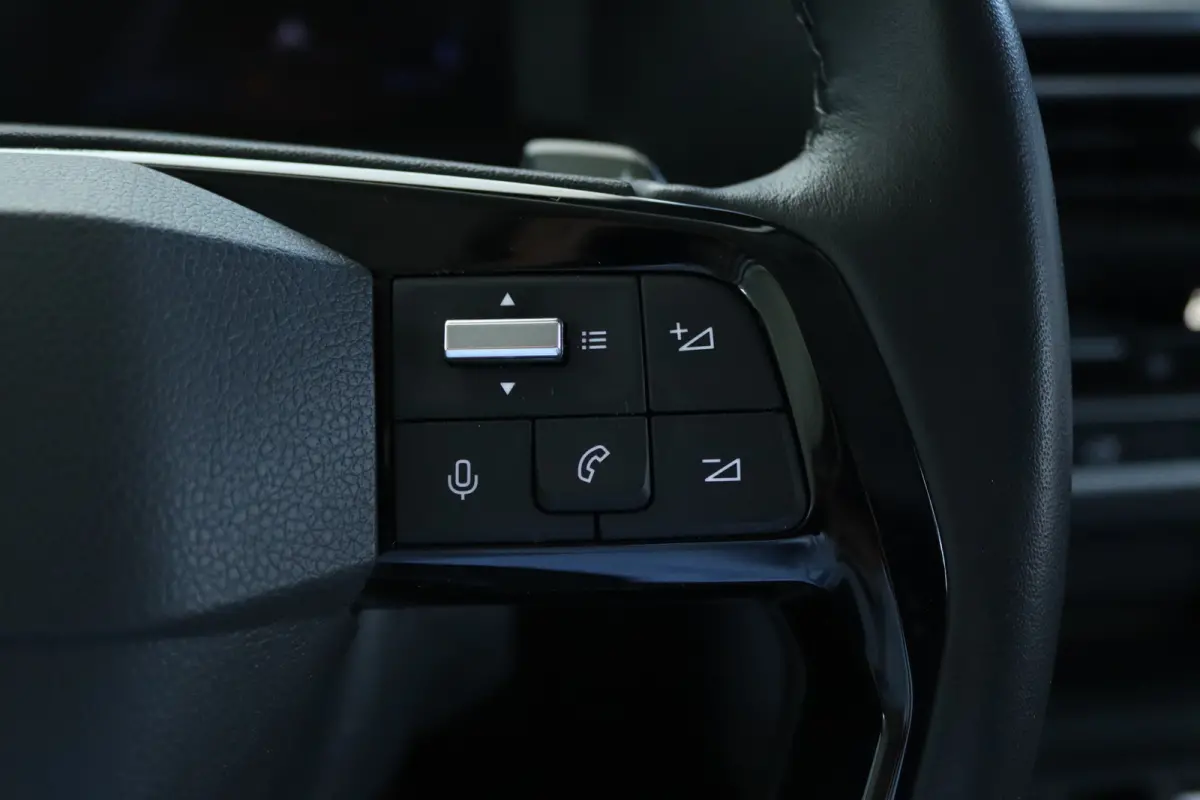 2.0 BlueHDi 145 S&S L3 | Cruise Control | Betimmering | Stuurverwarming | Keyless | Navi | Camera | Carplay | Climate |