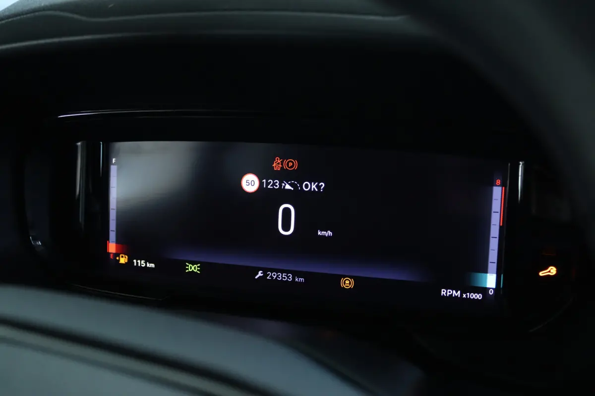1.5D 100pk L1 | Cruise Control | Betimmering | Camera | Airco | Navigatie | Carplay | Digitale Spiegel | Virtual Cockpit