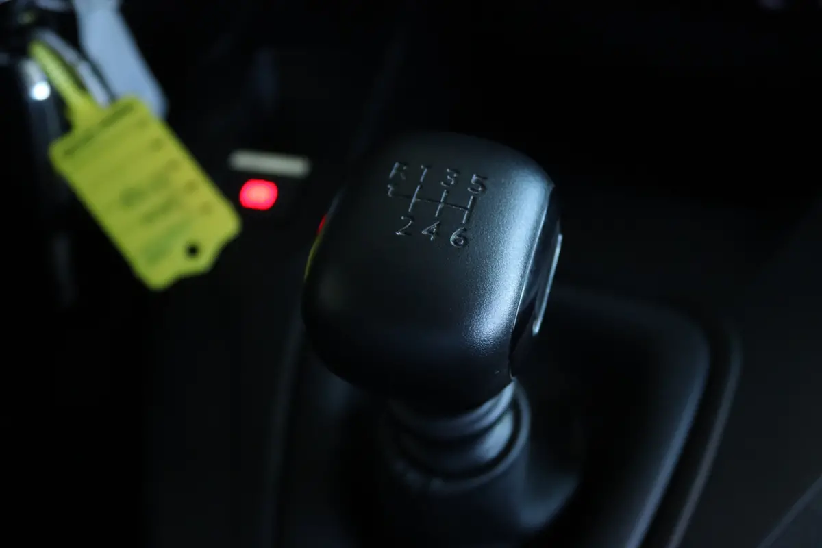 1.5D 100pk L1 | Cruise Control | Betimmering | Camera | Airco | Navigatie | Carplay | Digitale Spiegel | Virtual Cockpit