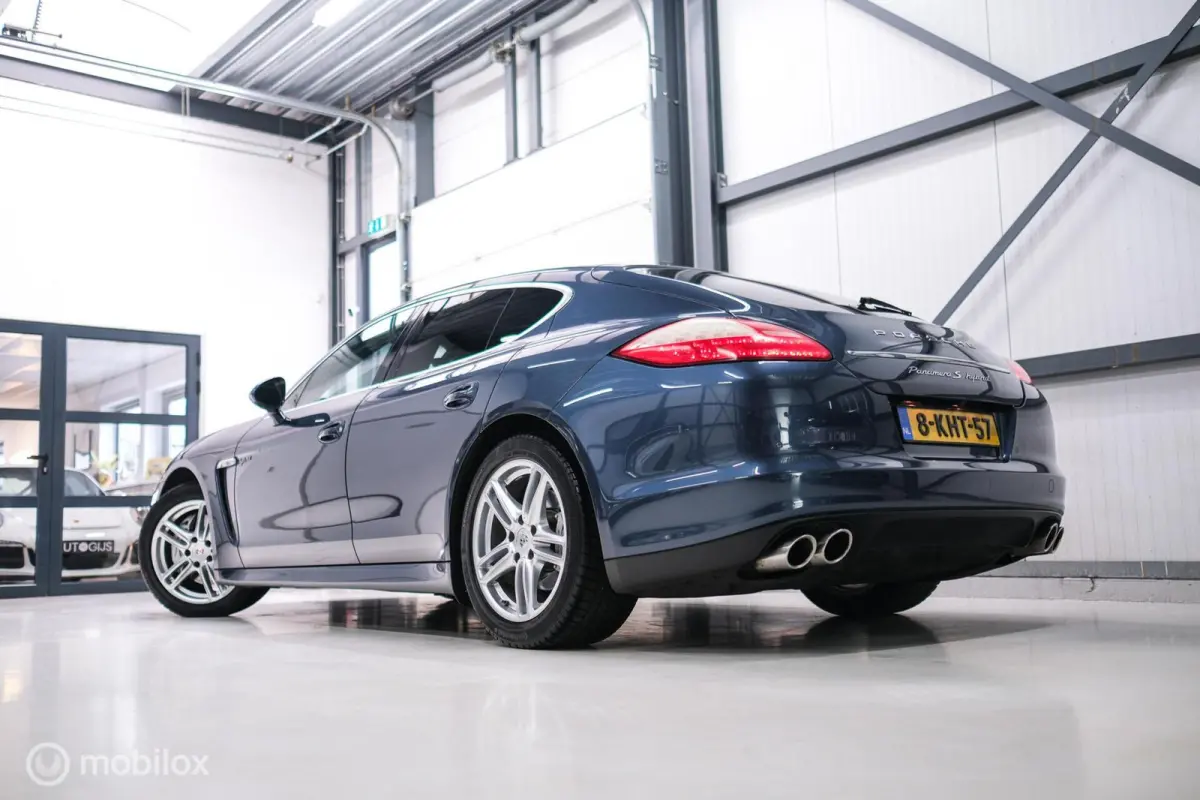 3.0 S Hybrid | Yachting Blue | Executive Rear Seat | youngtimer | winter + zomerset | uniek | Blauw interieur |