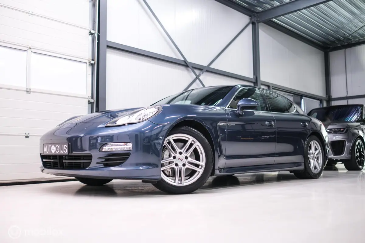 3.0 S Hybrid | Yachting Blue | Executive Rear Seat | youngtimer | winter + zomerset | uniek | Blauw interieur |