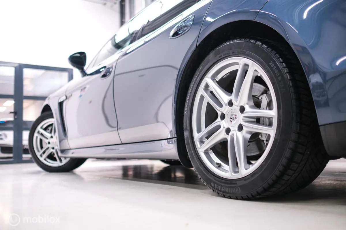 3.0 S Hybrid | Yachting Blue | Executive Rear Seat | youngtimer | winter + zomerset | uniek | Blauw interieur |