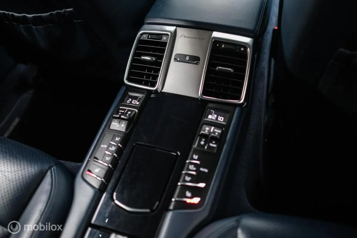 3.0 S Hybrid | Yachting Blue | Executive Rear Seat | youngtimer | winter + zomerset | uniek | Blauw interieur |