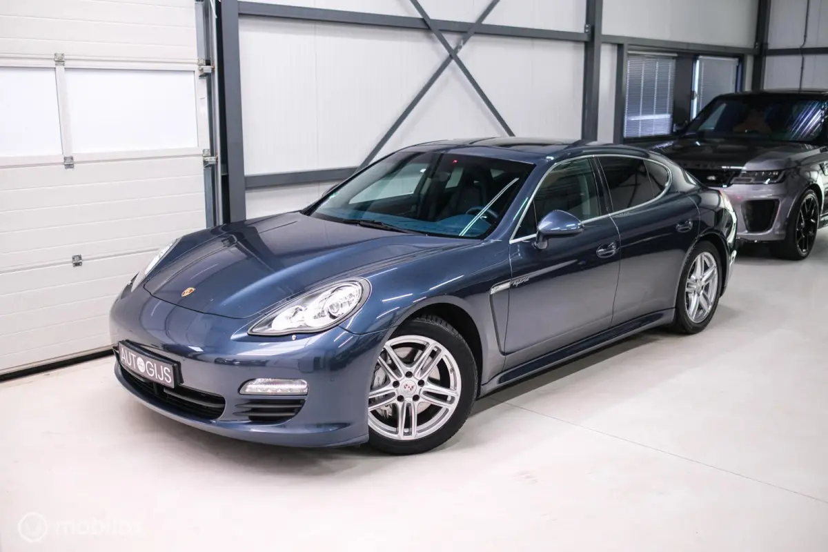 3.0 S Hybrid | Yachting Blue | Executive Rear Seat | youngtimer | winter + zomerset | uniek | Blauw interieur |