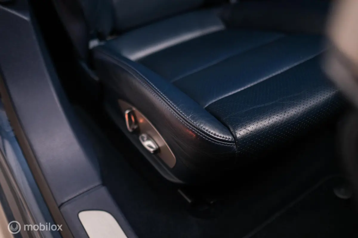 3.0 S Hybrid | Yachting Blue | Executive Rear Seat | youngtimer | winter + zomerset | uniek | Blauw interieur |