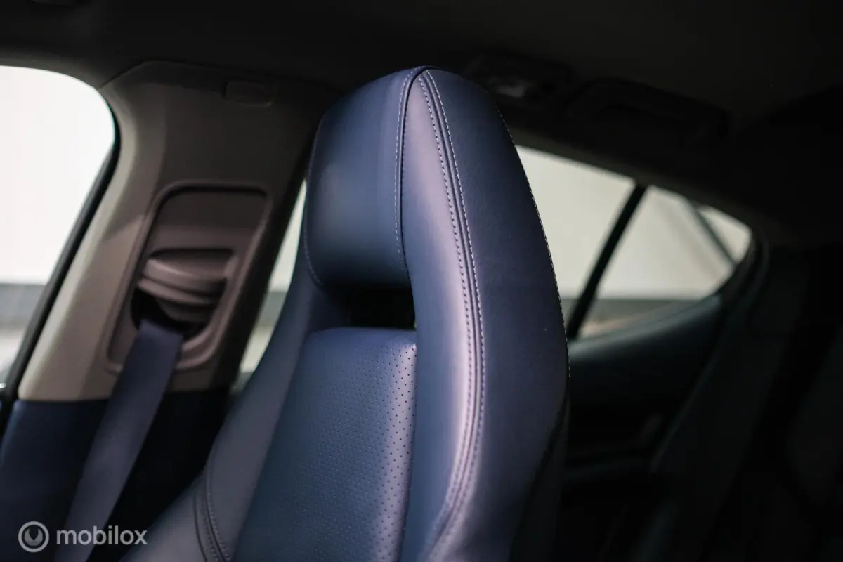 3.0 S Hybrid | Yachting Blue | Executive Rear Seat | youngtimer | winter + zomerset | uniek | Blauw interieur |