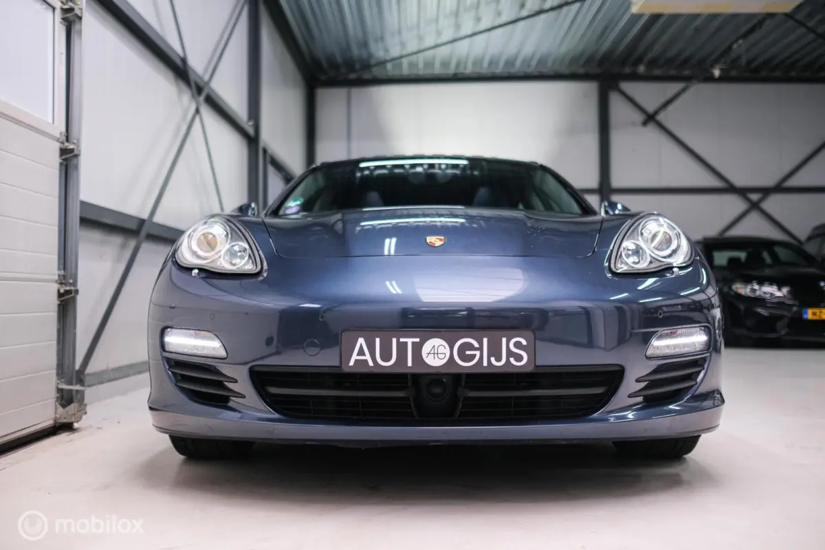3.0 S Hybrid | Yachting Blue | Executive Rear Seat | youngtimer | winter + zomerset | uniek | Blauw interieur |