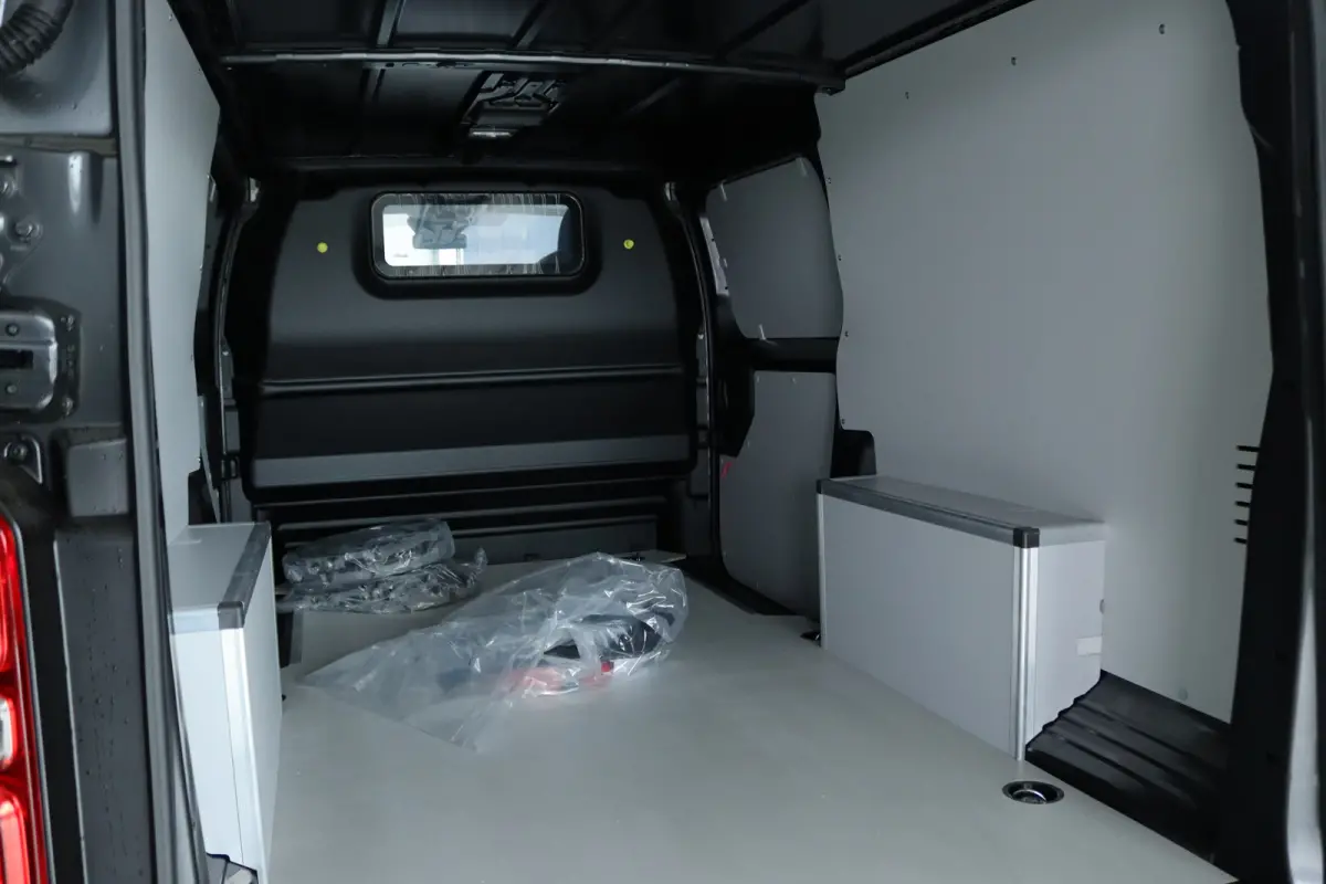 L3 136 75 kWh STX EDITION | LED | Stoel+Stuurverwarming | Betimmering | Leder | Camera | Navi | Carplay | Climate | LMV |