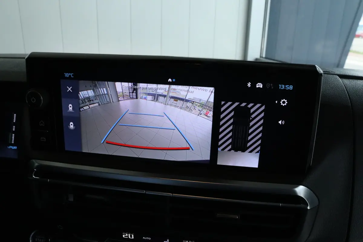 L3 136 75 kWh STX EDITION | LED | Stoel+Stuurverwarming | Betimmering | Leder | Camera | Navi | Carplay | Climate | LMV |