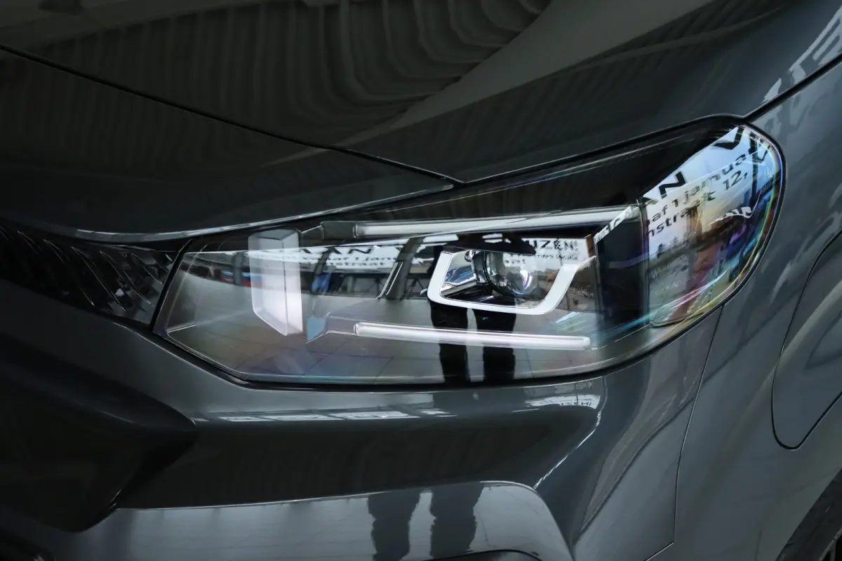 L3 136 75 kWh STX EDITION | LED | Stoel+Stuurverwarming | Betimmering | Leder | Camera | Navi | Carplay | Climate | LMV |