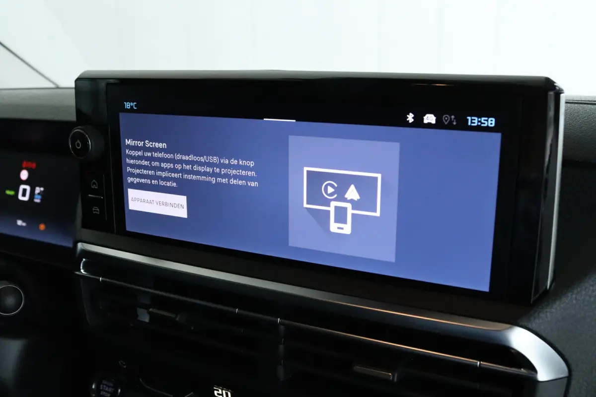 L3 136 75 kWh STX EDITION | LED | Stoel+Stuurverwarming | Betimmering | Leder | Camera | Navi | Carplay | Climate | LMV |