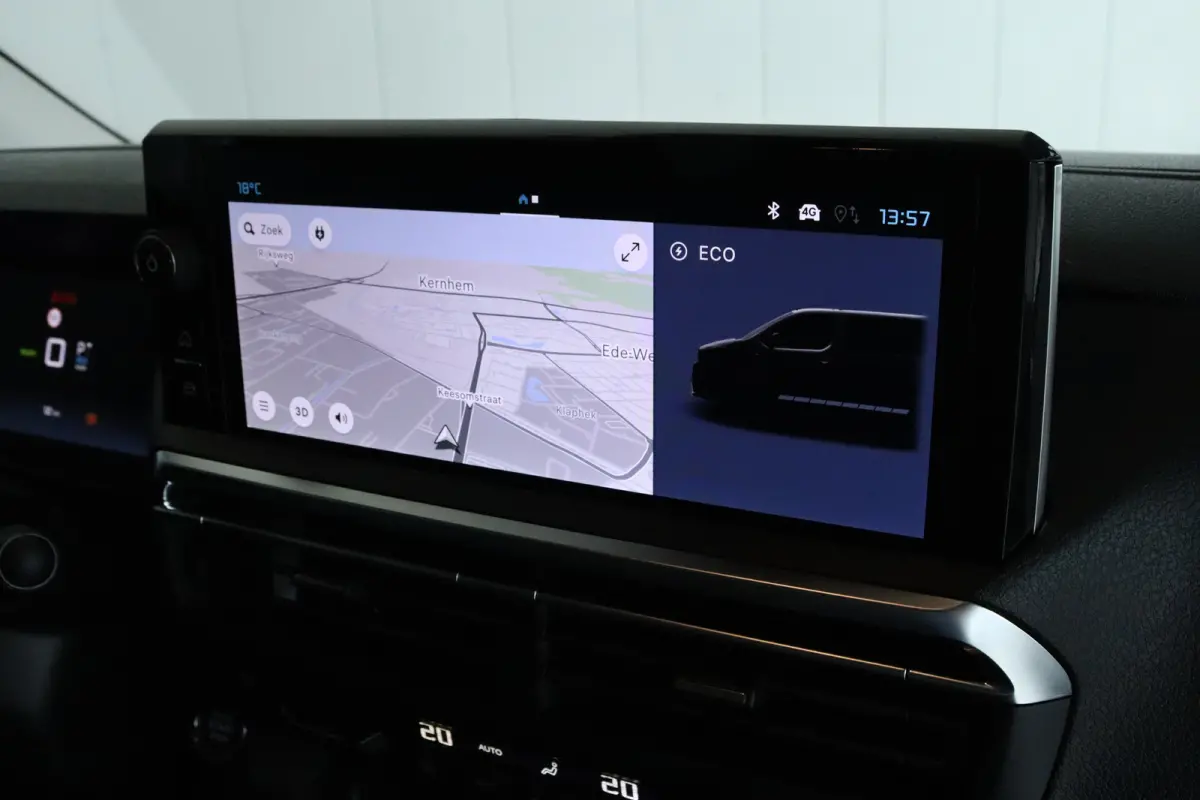 L3 136 75 kWh STX EDITION | LED | Stoel+Stuurverwarming | Betimmering | Leder | Camera | Navi | Carplay | Climate | LMV |