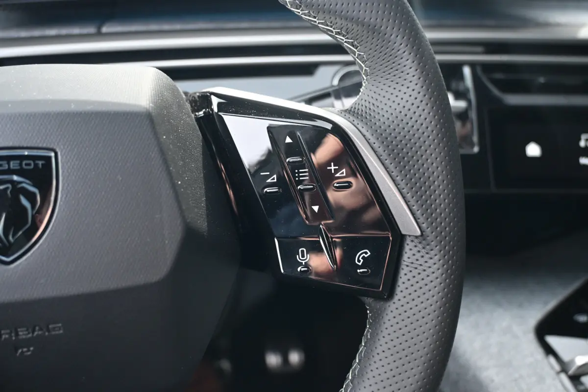 1.6 plug-in Hybrid 195 GT Exclusive Tot 8 Jaar Garantie! | Schuif-/Kanteldak | 7,4kW Lader | Adaptive Cruise | Dodehoek-Detectie | Keyless-Entry |