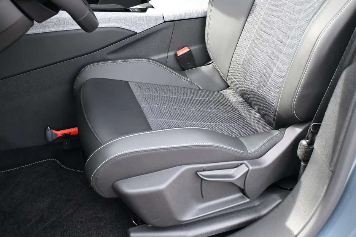 1.6 plug-in Hybrid 195 GT Exclusive Tot 8 Jaar Garantie! | Schuif-/Kanteldak | 7,4kW Lader | Adaptive Cruise | Dodehoek-Detectie | Keyless-Entry |