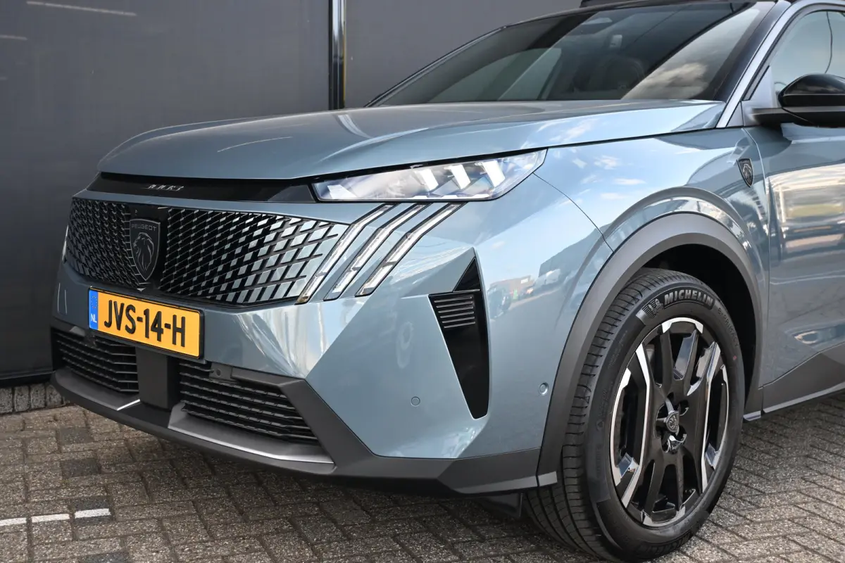 1.6 plug-in Hybrid 195 GT Exclusive Tot 8 Jaar Garantie! | Schuif-/Kanteldak | 7,4kW Lader | Adaptive Cruise | Dodehoek-Detectie | Keyless-Entry |